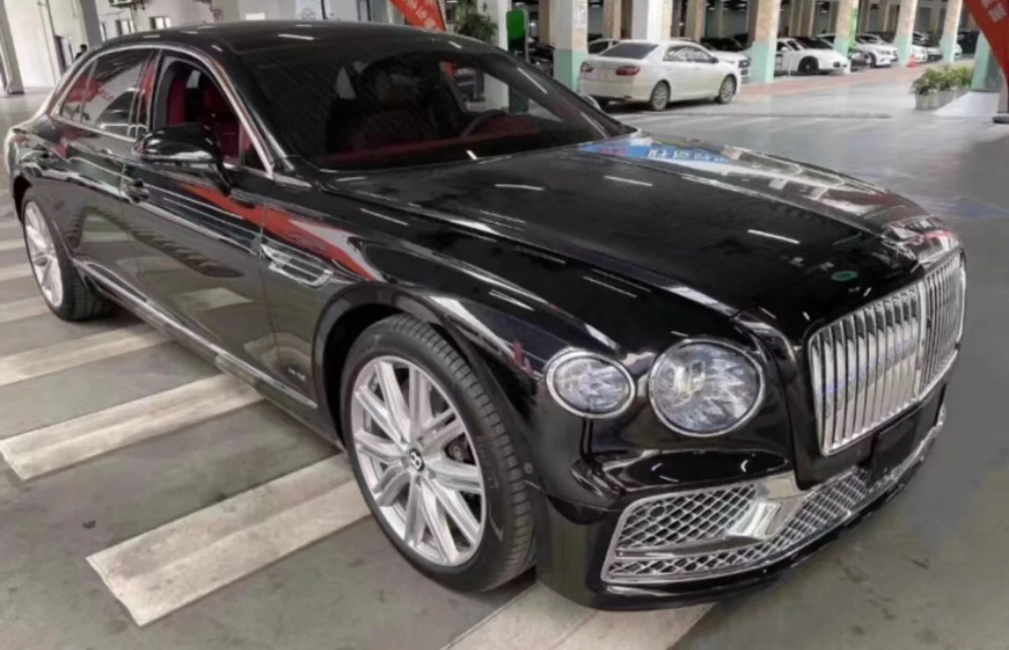 The front and rear bumpers of the 2003-2017 4-door old Bentley Continental Flying Spur have been updated to the 2020-2023  kit