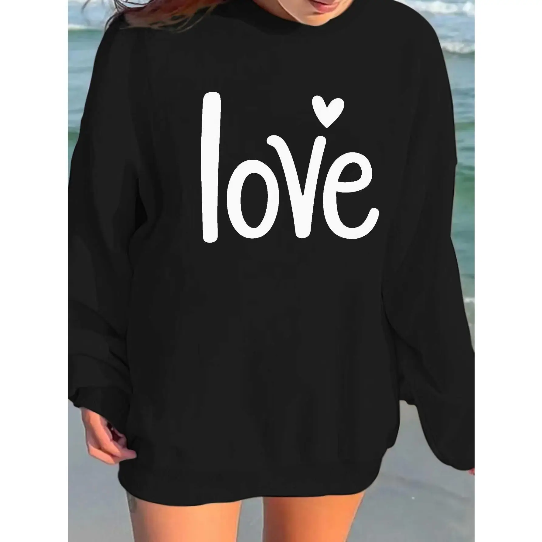

Cute "Love" Heart Print Sweatshirt, Women's Valentine's Day Crewneck Pullover, Casual Oversized Graphic Jumper Top