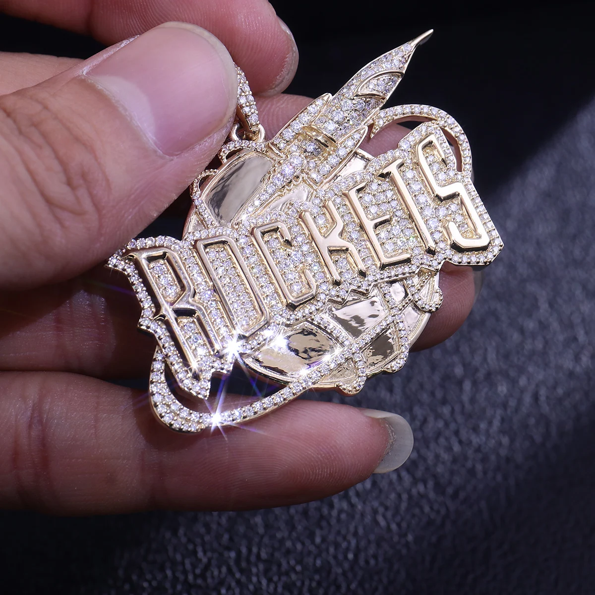 

Provence Hip Hop Pendant for Men Moissanite Miami Rapper Pendant for Man 10K Gold Rockets Drop Pendant Custom Letter Jewelry
