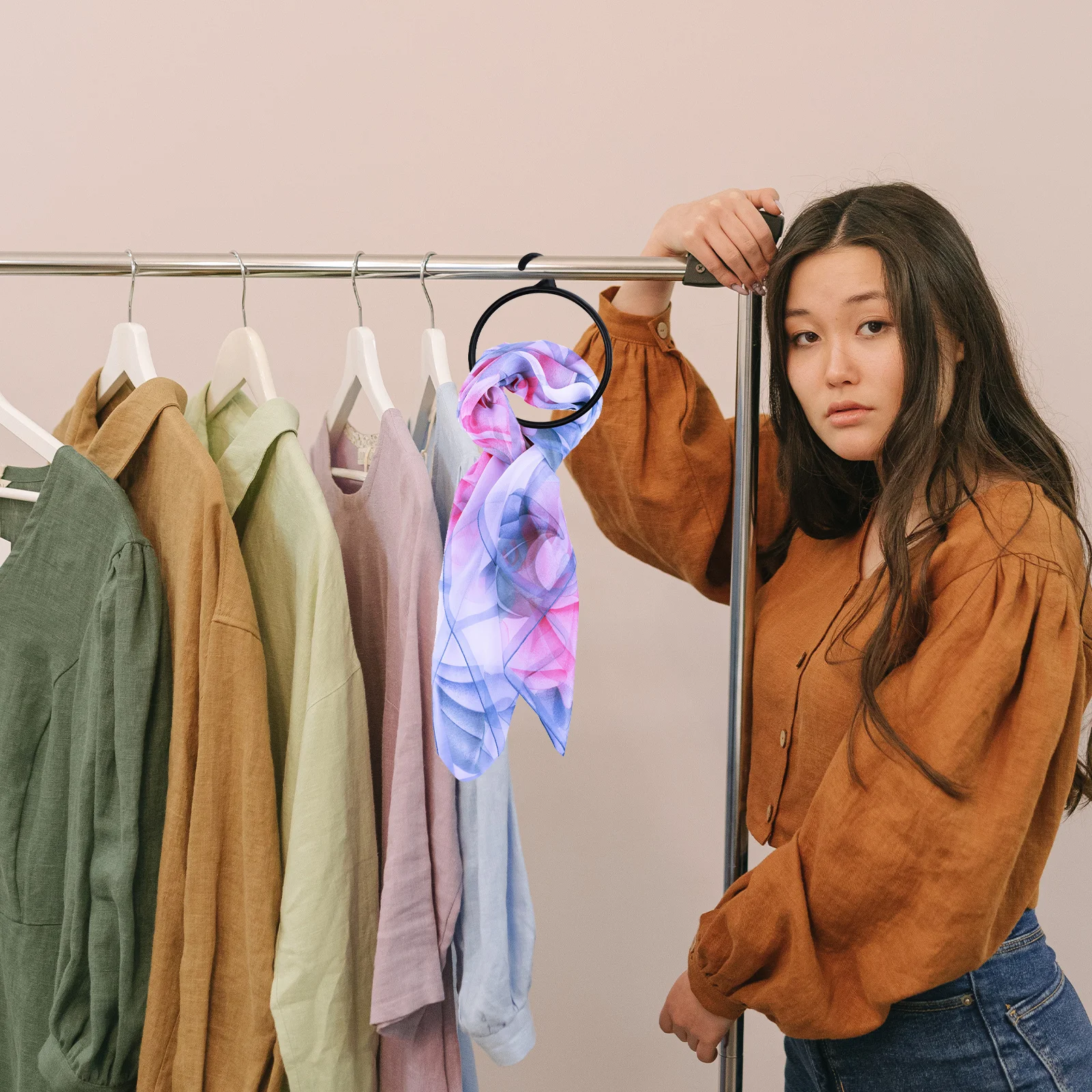 

40Pcs Scarf Display Rack Plastic Scarf Hanger Organizer Lightweight Anti-Slip Closet Storage Ring Necktie Shawl Holder Wardrobe