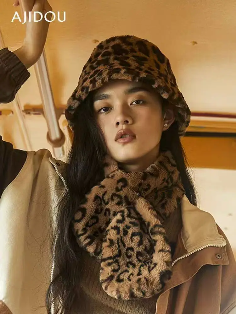 2024New Winter Eimer-Hüte Flauschigen Fell Männer Frauen Panama Hut Mode Warme Fischer Kappe Brief Regenbogen Hahnentritt Leopard gedruckt – Detail 2