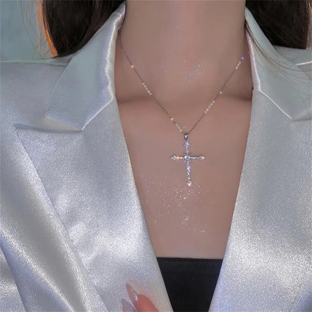 Stylish Sparkling Unique Design Must-have Rising Trend Fashionable Cross Necklace Fashionable Cross Necklace Dainty Chic Trendy