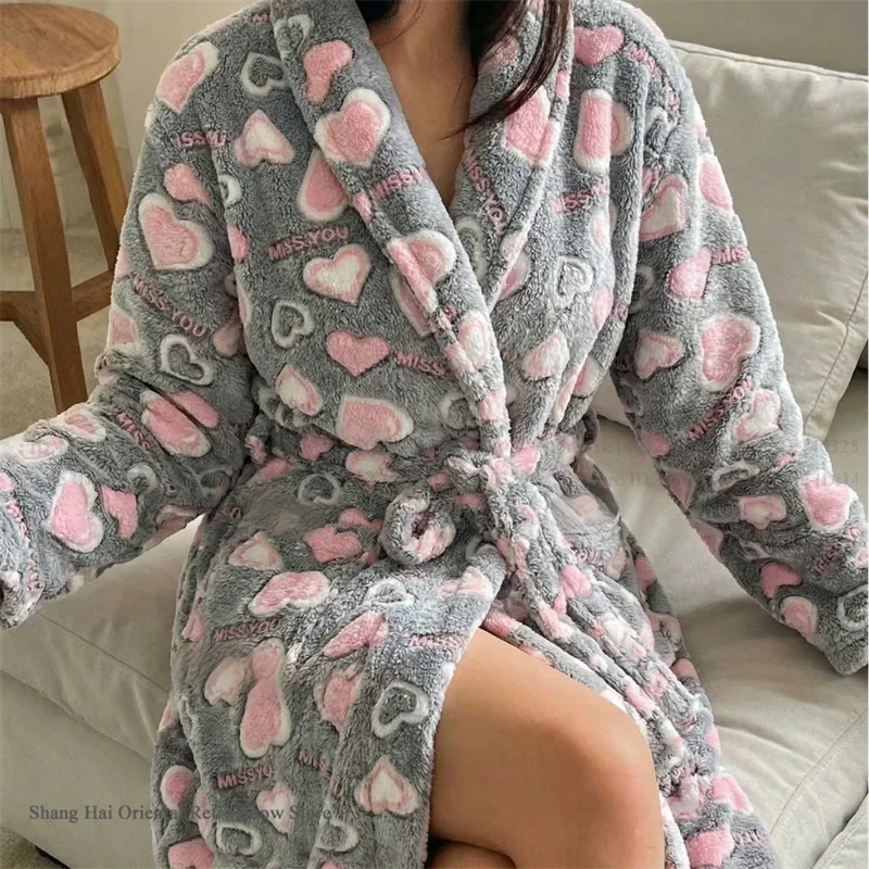 Female Flannel Long Robe Sleepwear Winter New Thicken Warm Nightwear Night Dress Printed Bathrobe Loose Coral Fleece Homewear