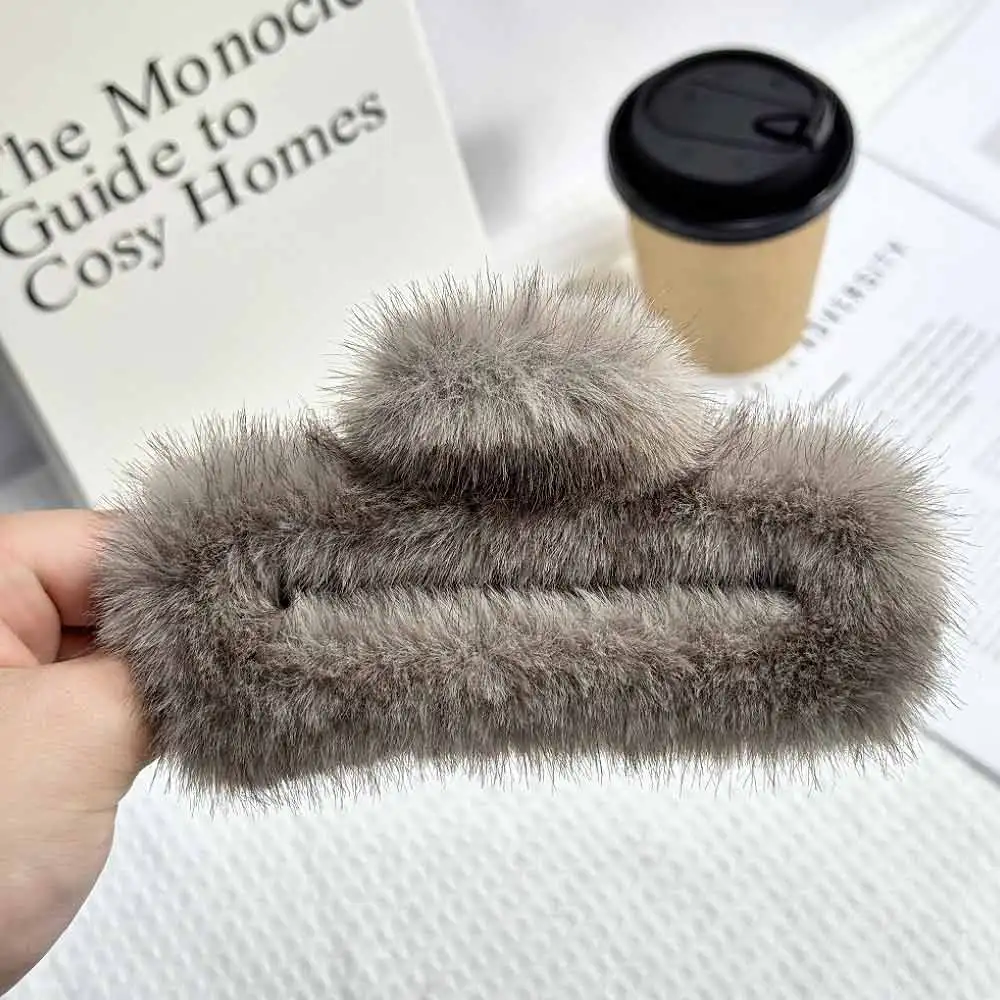 Winter Real Mink Fur Hair Claw for Women Elegant Acrylic Crab Barrette Hairpin Hair Accessories Furry Headwear Hair Claw Clip