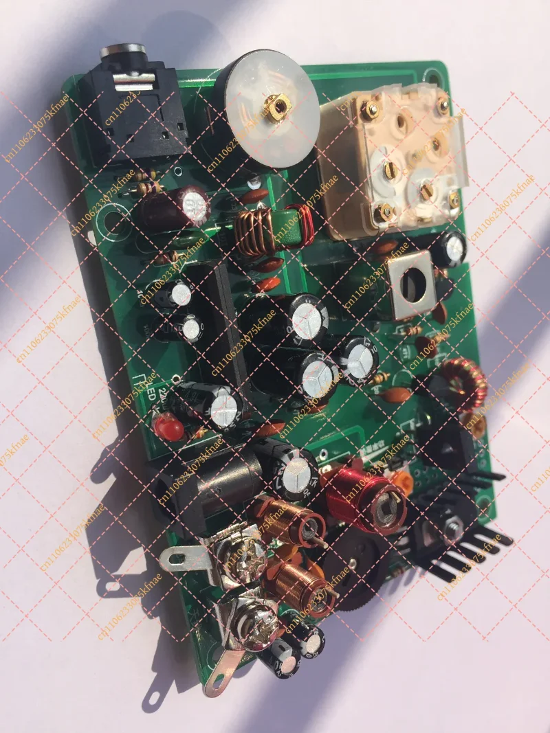 

High-Precision Medium Wave AM Transmitter | 530-1600 kHz Bandwidth for Experimental & Ham Radio