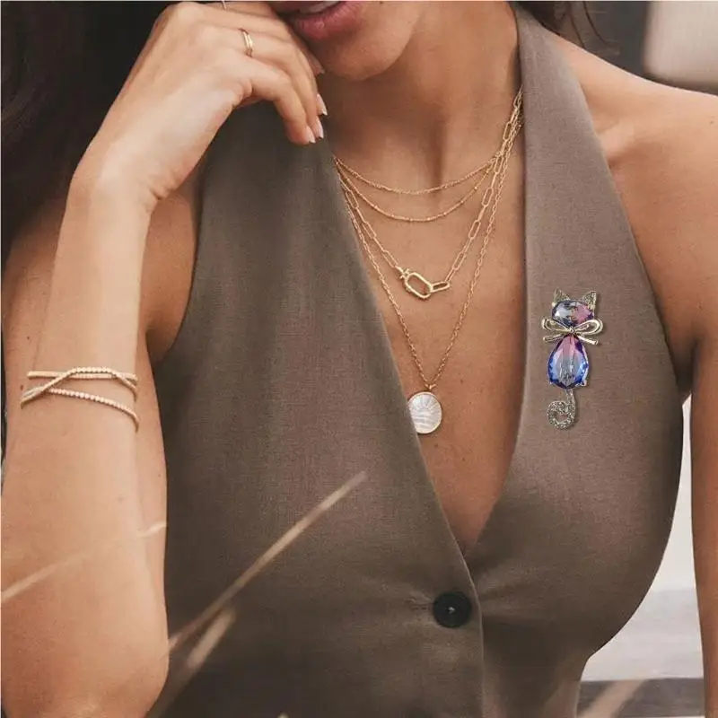  Feline Inspired Brooch Featuring Rhinestones Alloy Construction Badge Pin Trendy Accessory For Special Occasion
