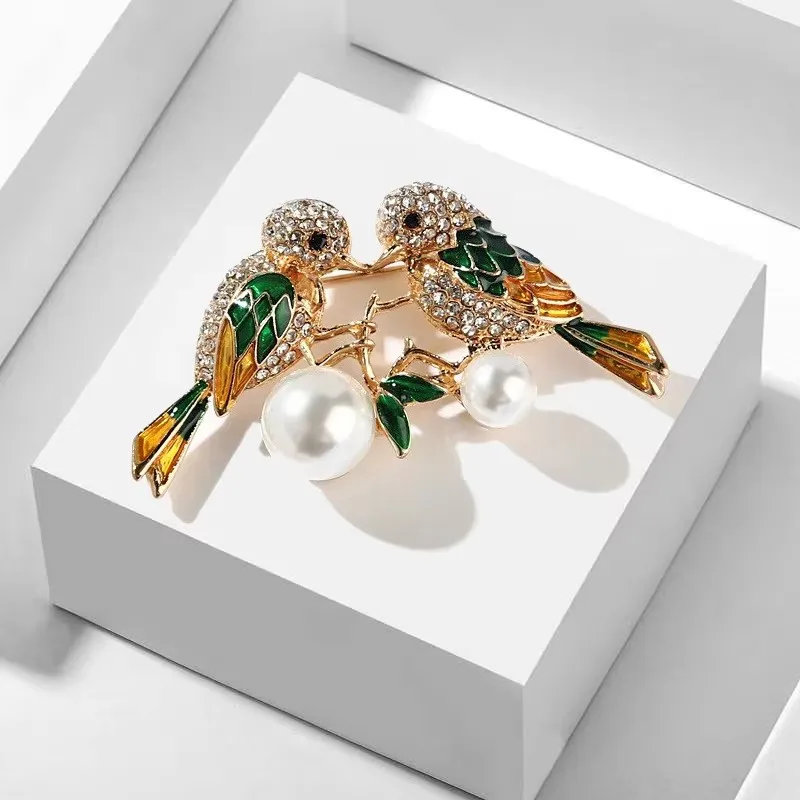 Exquisite Bird Owl Brooches for Women Men Fashion Parrot Swallow Animal Pin Office Party Casual Accessory Jewelry Gift 2024