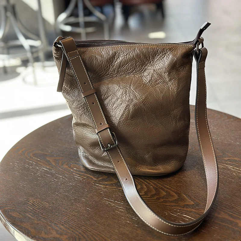 

Leather Bucket Women's 2024 Autumn and Winter New Hand-scratched First-layer Cowhide Bag Women's Versatile Shoulder Messenge