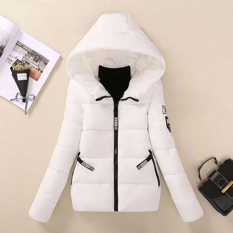 2025 New Winter Women's Short Cotton Jackets Large Student Korean Edition Hooded Thick Cotton Coats Female Outwear