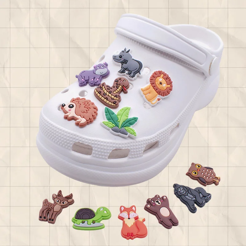 24 pçs pvc animais sapato encantos para emblema sandálias femininas fivela crianças pinos decoração jeans presente de natal dos desenhos animados acessórios de sapato