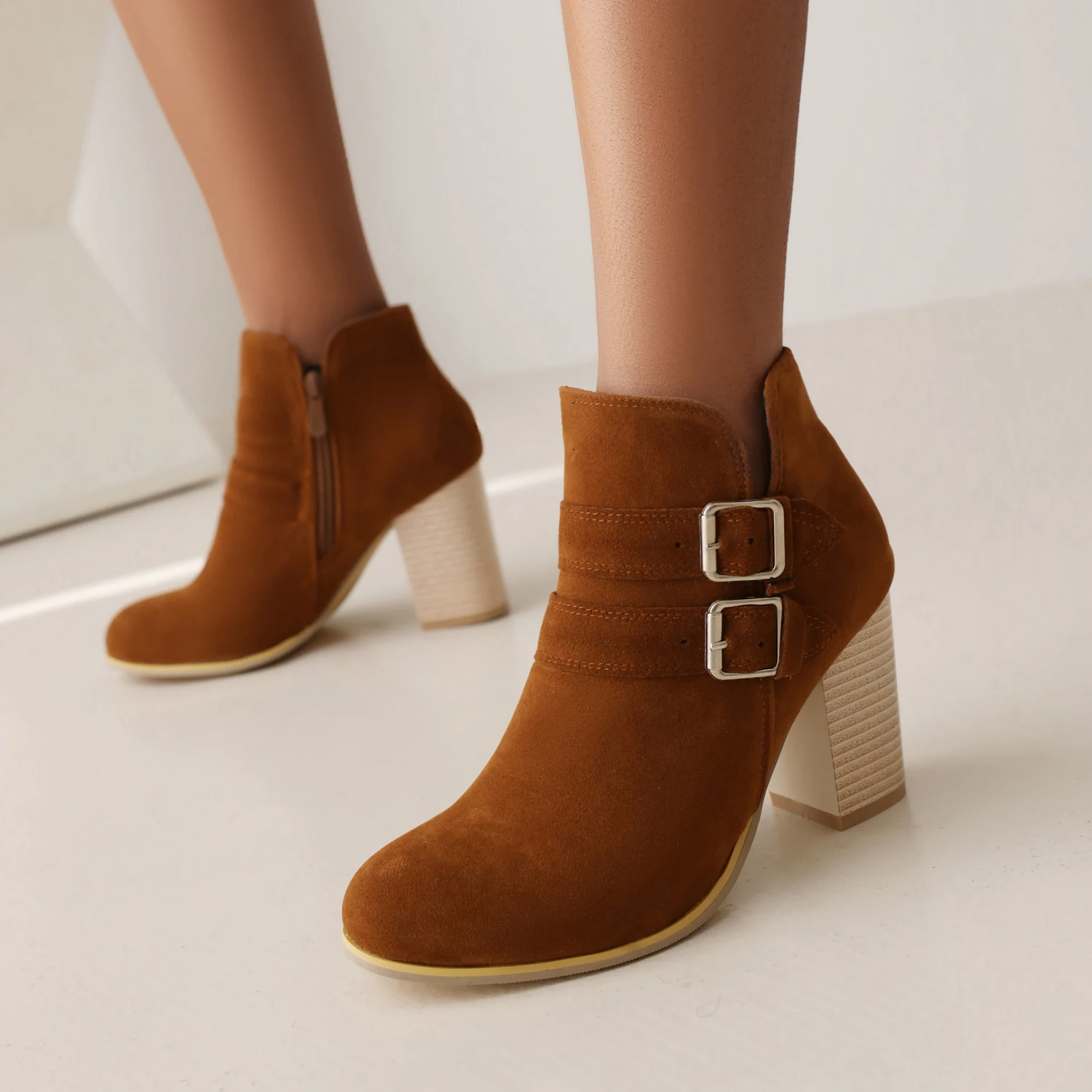 Ultra High Wood Grain Coarse Heel Frosted Float Material Side Zipper Women's Short Boots With Double Row Metal Belt Buckle Boots