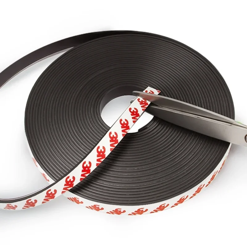 شريط مغناطيسي ناعم، يمكن قطع الشريط الطويل بشكل تعسفي، والمغناطيس التدليبي به مغناطيسية تدوم طويلاً