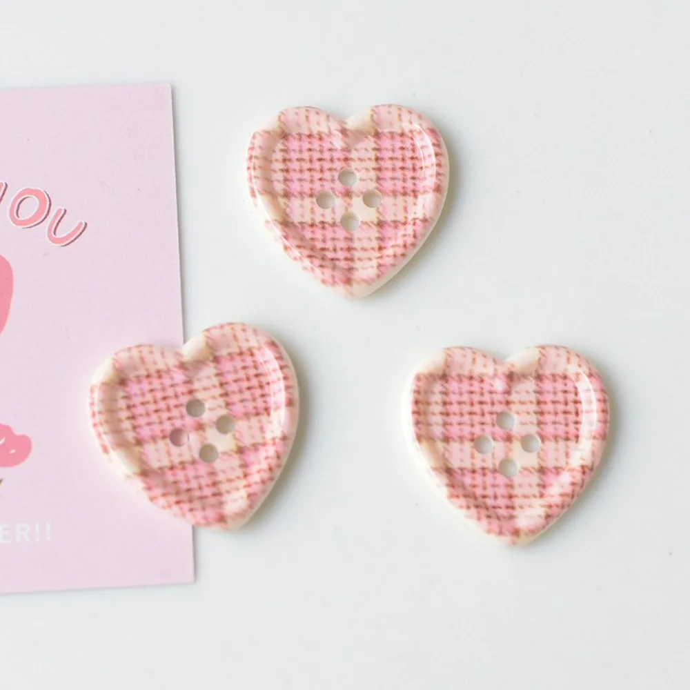 

10Pcs New Cute Buttons Love Shape Vintage Garment Ornaments DIY Resin Doll Accessory