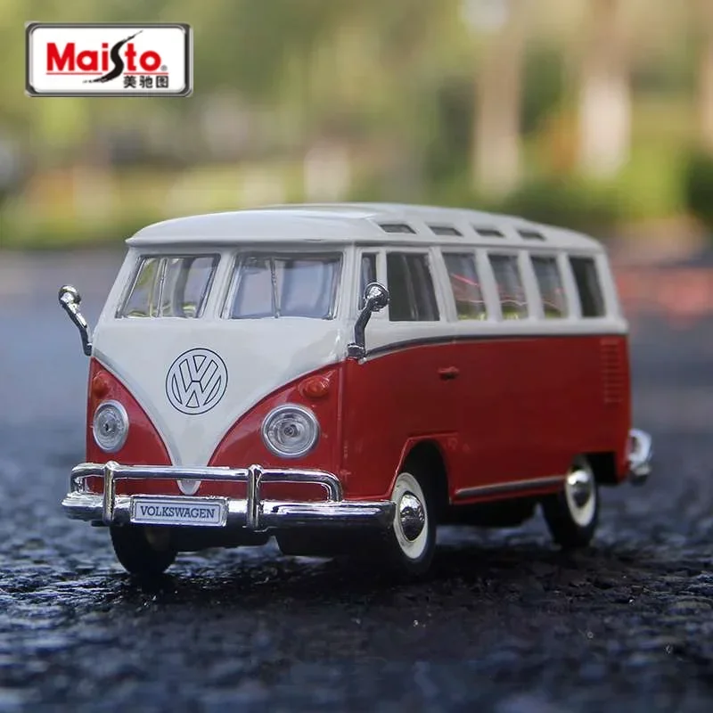 

Модель автомобиля Maisto 1:25 Volkswagen VAN SAMBA из сплава, литой металлический дорожный автобус, модель автомобиля, коллекционная игрушка, подарок