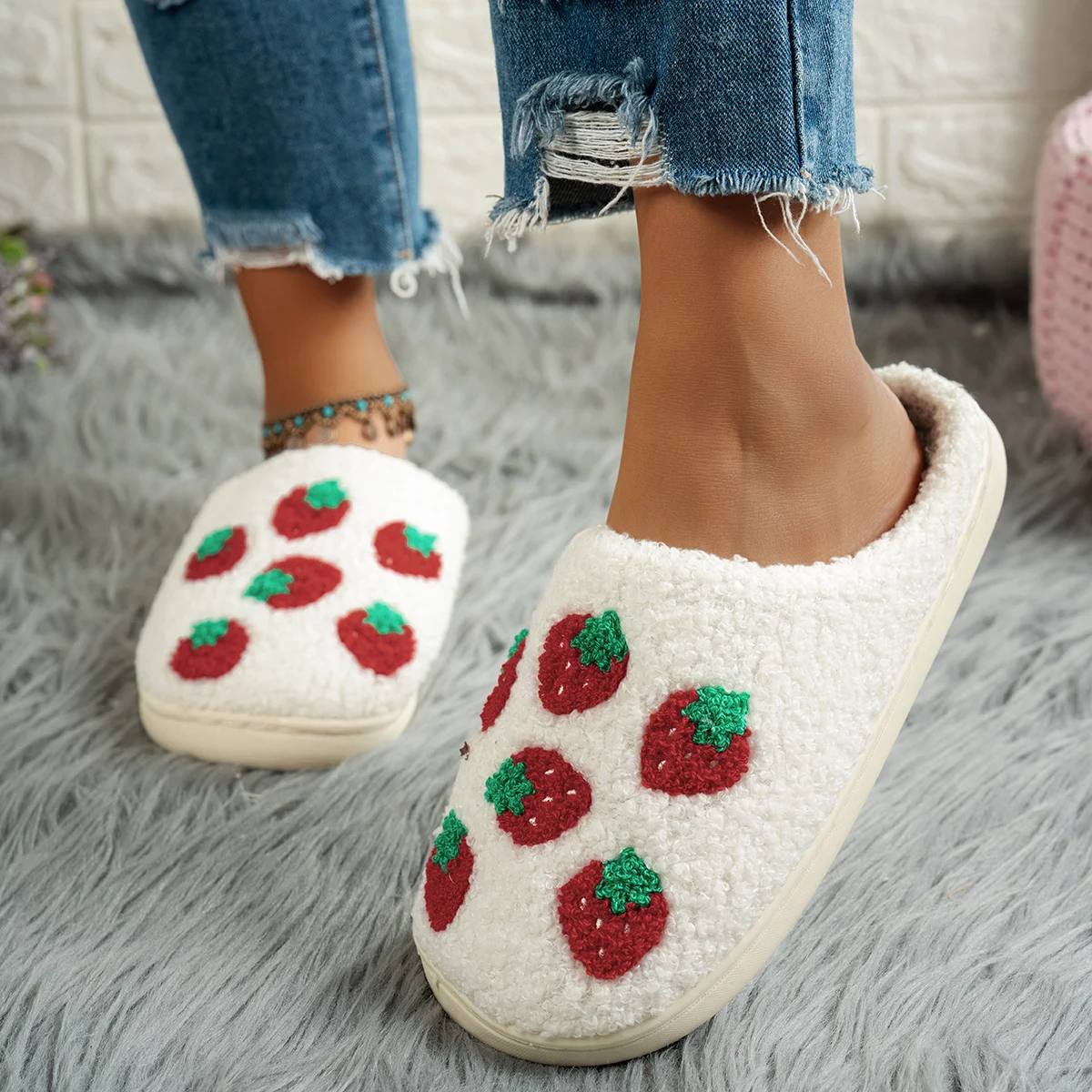 Fruit Strawberry Cartoon Pattern Bedroom Women's Leisure Slippers Soft Sole Cute Winter Warm Indoor Comfy Girl Plush Home Shoes
