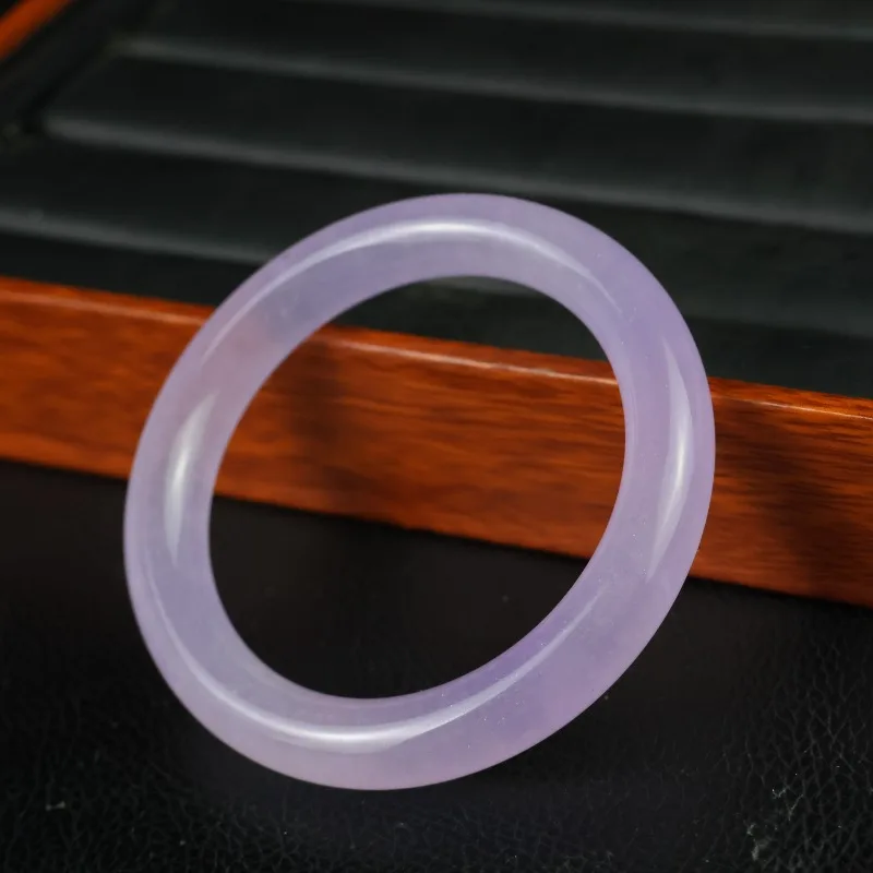 

Natural High Ice Light Purple Bracelet, Fashionable and Elegant Versatile