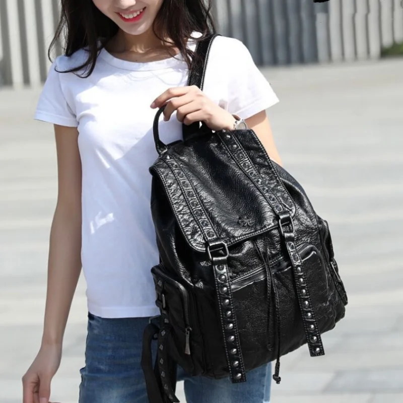 

Women's Casual Travel Bag Large Capacity Soft Travel Bag Motorcycle Equipment Leather Rivet Dual Shoulder Bag Fashionable