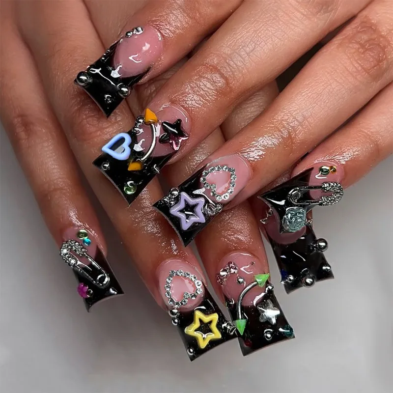 24Pcs Duck Flare Press On Nails, Nude with Black French Tips & 3D Y2K Heart Star Safety Pin Fake Nails