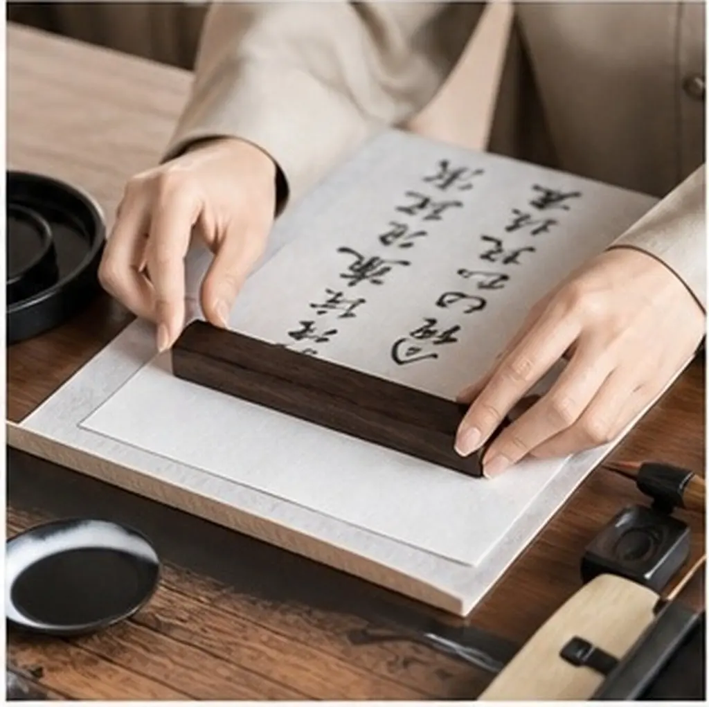 2Pcs Solid Wood Calligraphy Paperweights Natural Texture Stationery Letterweights for Chinese Calligraphy Sumi Painting Office