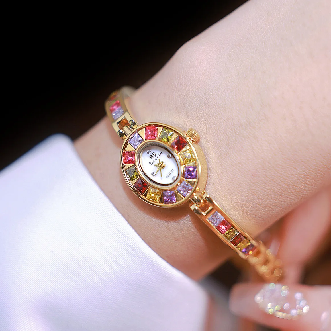 Elegant Women'S Watch, New Style, Gradient Rainbow Bracelet, Understated Luxury Women'S Watch, Exquisite Women'S Wristwatch.