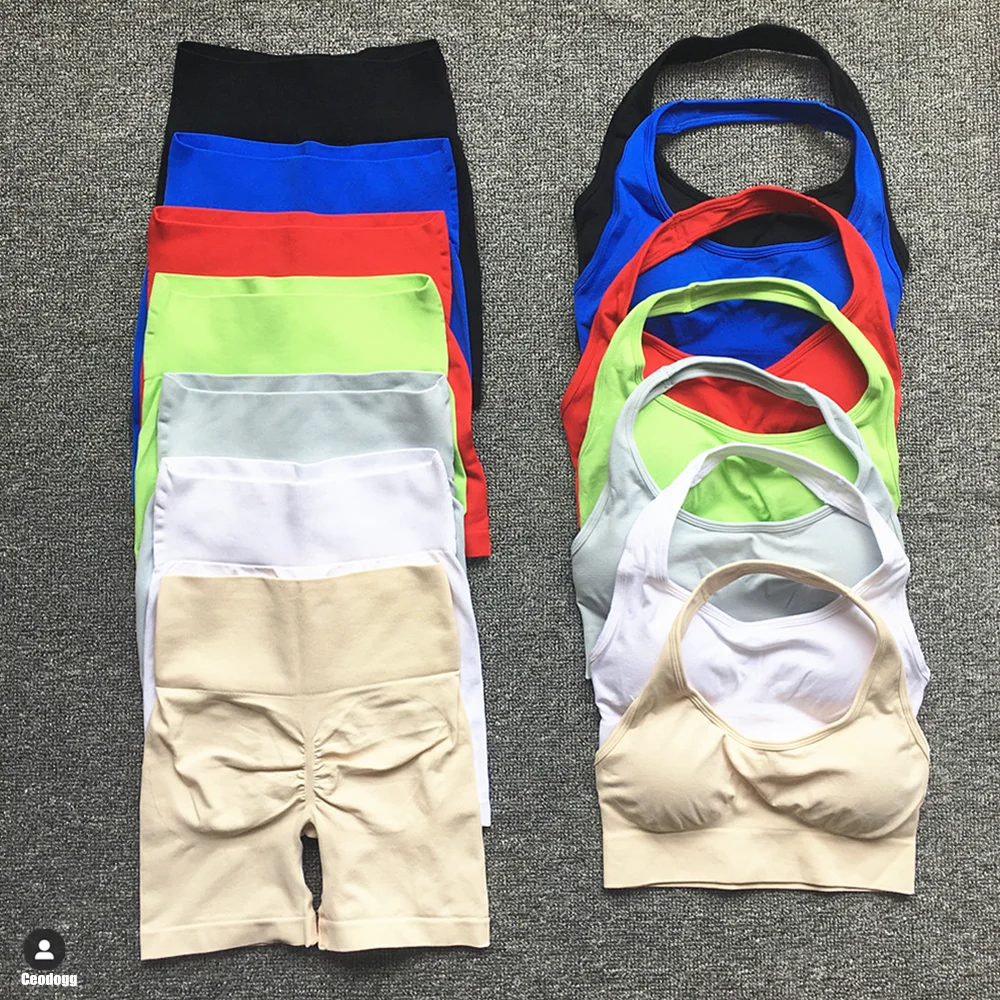Conjuntos de Yoga aerodinámicos para gimnasio para mujer, mallas de entrenamiento, Sujetador deportivo con cuello Halter, pantalones cortos de