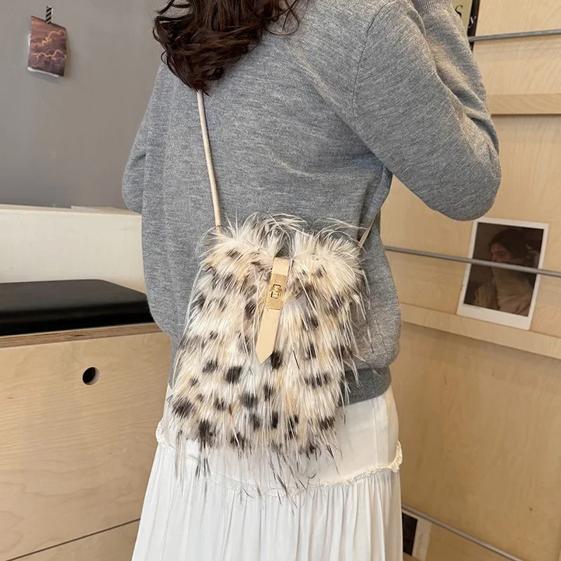 

Fashionable Plush Crossbody Bag for Women Fresh Artistic Colorful Small Square Bag Trendy Handbag