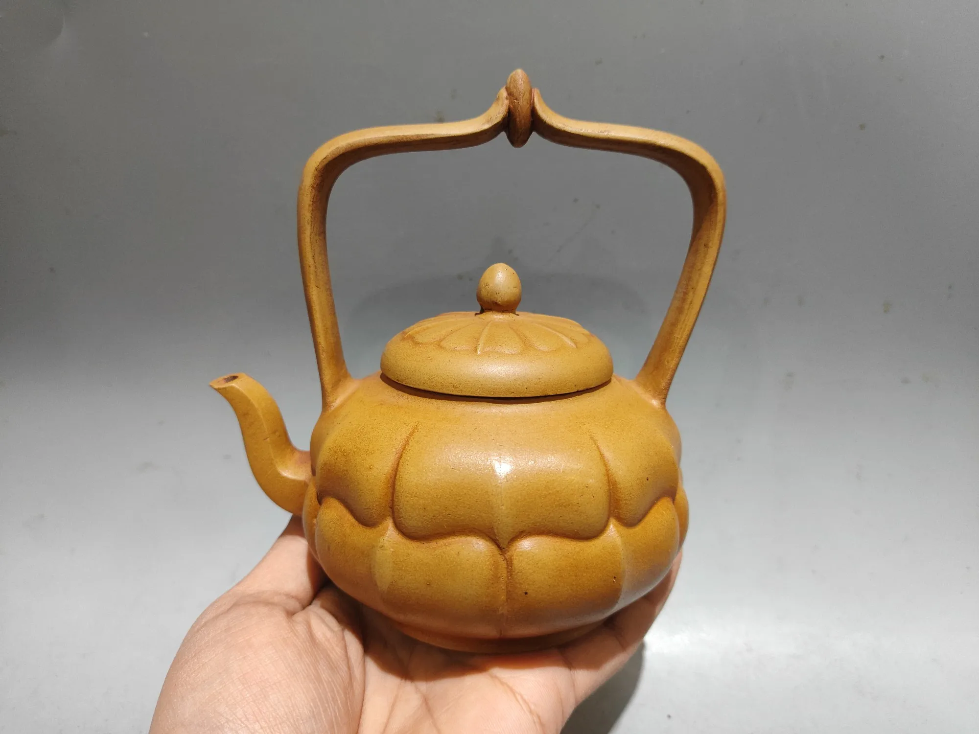 Yixing Teapot Purple Clay Pot lotus pattern Flower Ruyi Lifting Beam Pot Kettle Teapot Pot Tea Tasting Tea Ceremony