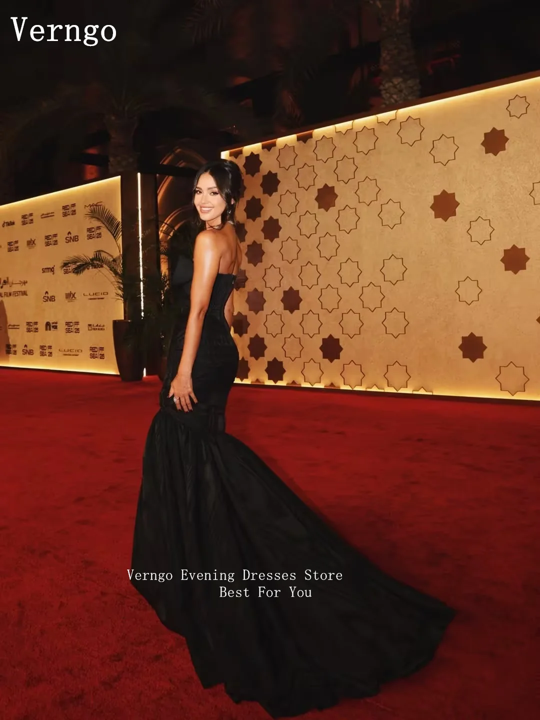 فستان سهرة من الساتان الأسود من Verngo بدون حمالات مطوي فستان رسمي حورية البحر سويب تراين رشيق كوتور فساتين حفلات مخصصة