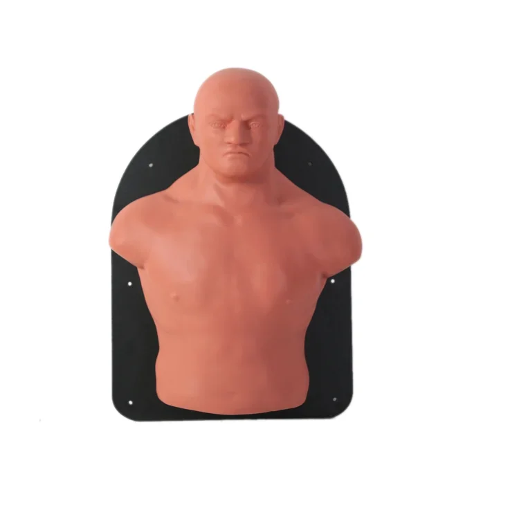 Manekin bokserski Bob na ścianie