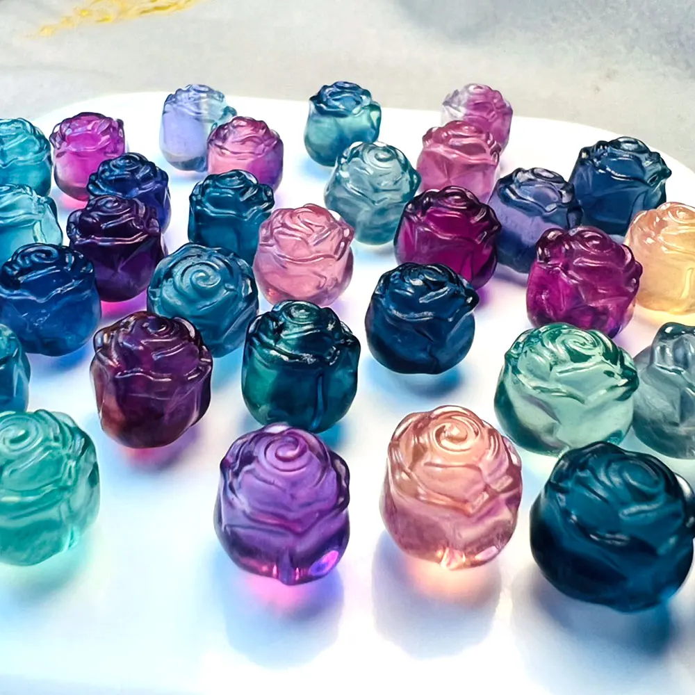 1pc Natuurlijke Regenboog Fluoriet Houtsnijwerk Rose Flower Mini Crystal Carving Kristallen en Stenen Healing Home Decoratie Edelstenen