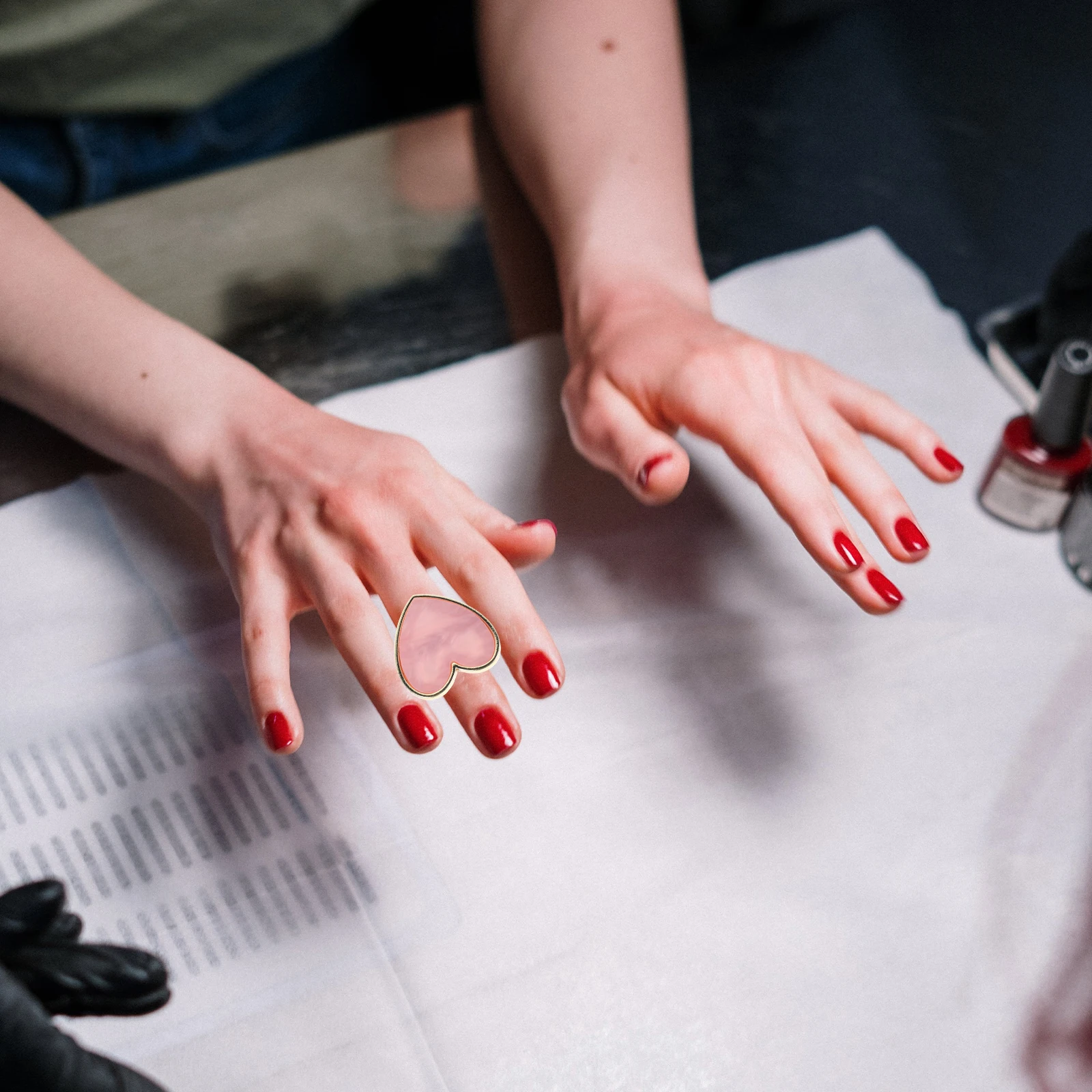 4 قطعة الراتنج حلقة الفن لوحة اللون خلط مجلس مانيكير أداة المحمولة حامل طلاء الأظافر قوي سهل التنظيف لتقوم بها بنفسك تصميم الأظافر