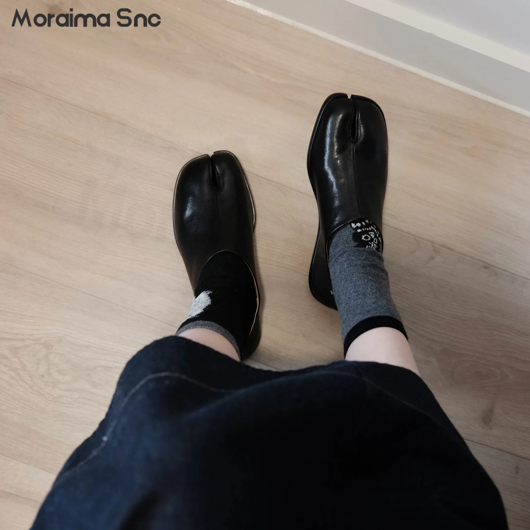 Black Flat-Soled Split-Toe Shoes Shallow Mouth Round-Toe Casual Loafers Flat Shoes Retro Slip-On Fashion Leather Woman's Shoes