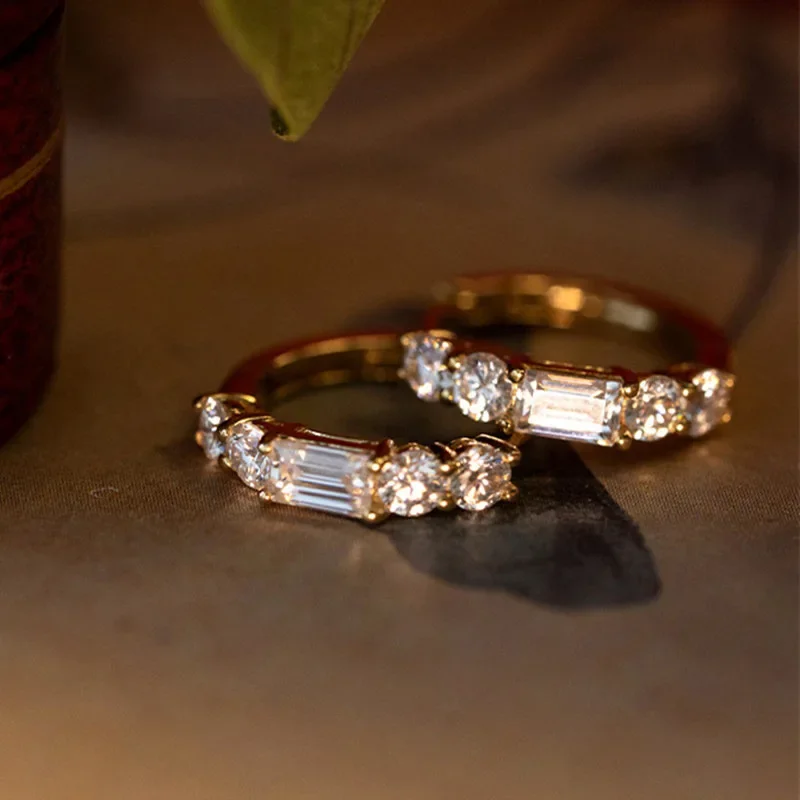 Exquisite, Compact, Fashionable, Set with Zircon Jewelry Korean Version Simple, Multifunctional, Elegant, High-end Earrings