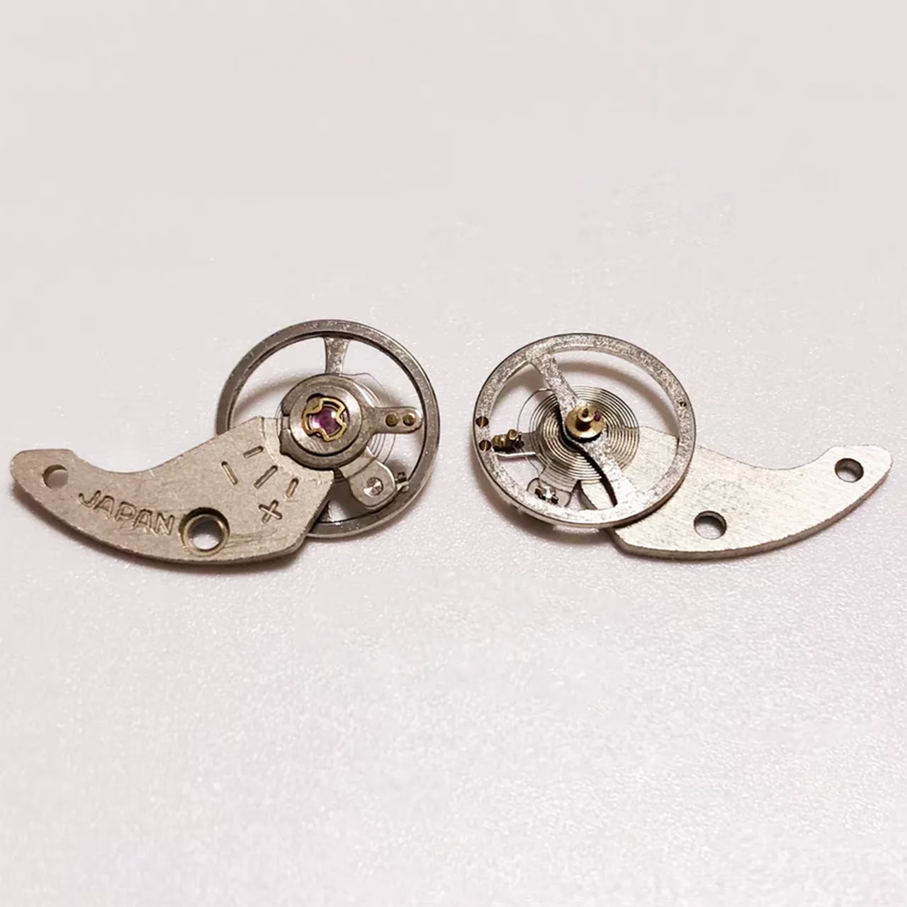 ملحقات الساعة مجموعة عجلة التوازن مناسبة لأجزاء إصلاح الساعة المتأرجحة الكاملة لحركة 7009A