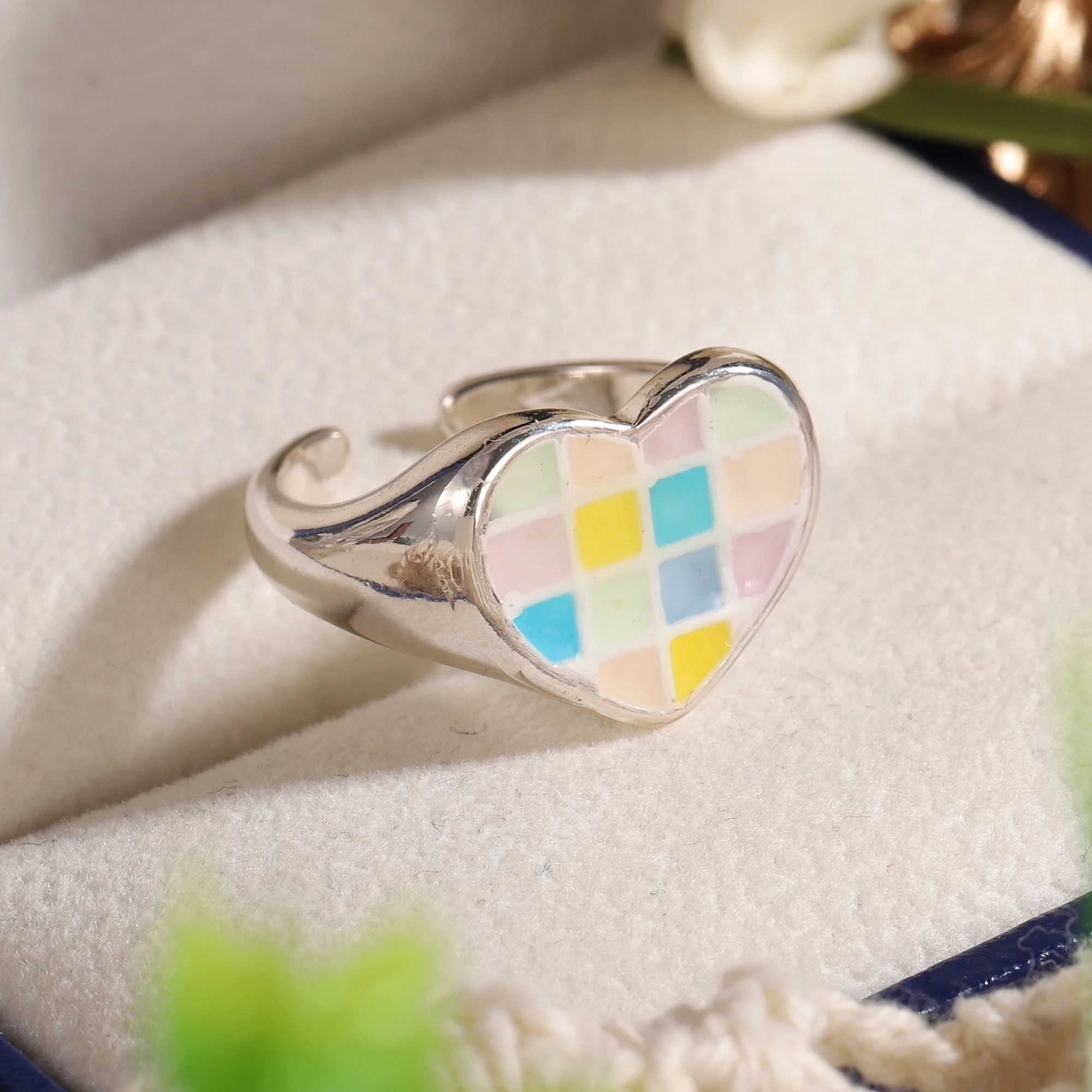 Mosaic checkered enamel heart-shaped ring, silver-tone metal, party and wedding jewellery, cute heart ring, gift