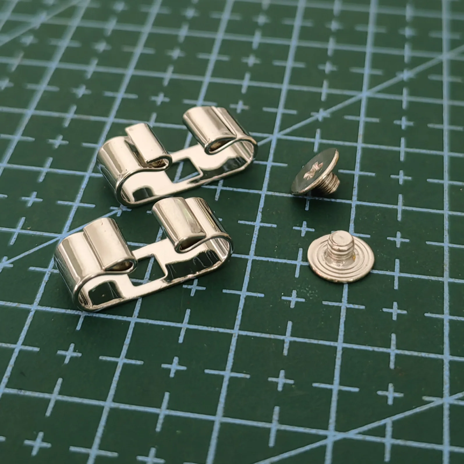 Cierre deslizante de lazo de Bolo de latón macizo, accesorios de corbata de Bolo, sujetador deslizante de corbata de Bolo en blanco rectangular con tornillos a juego, 20 piezas