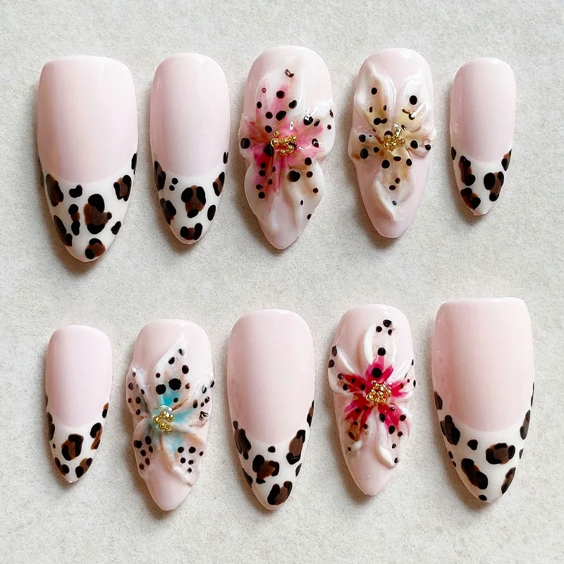 

24PCS Leopard Print French Edge Wearable Nails 3D Manicure Ins Style Pure Handmade Fake Nails Autumn Winter Press on Nail Design