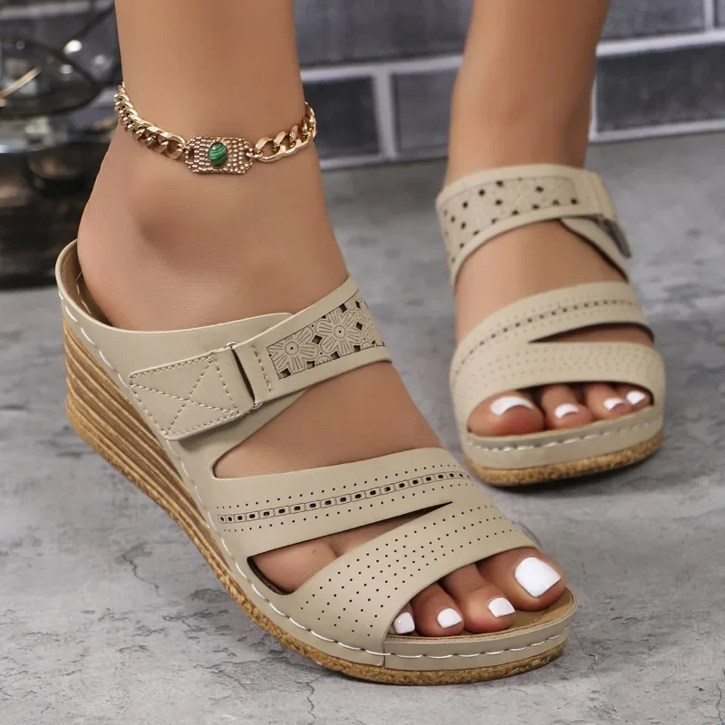 Sandals for Women Summer Metal Buckle Sandals Fashion Peep Toe Wedge Casual Thick Bottom Light Comfort Beach Slides 2024