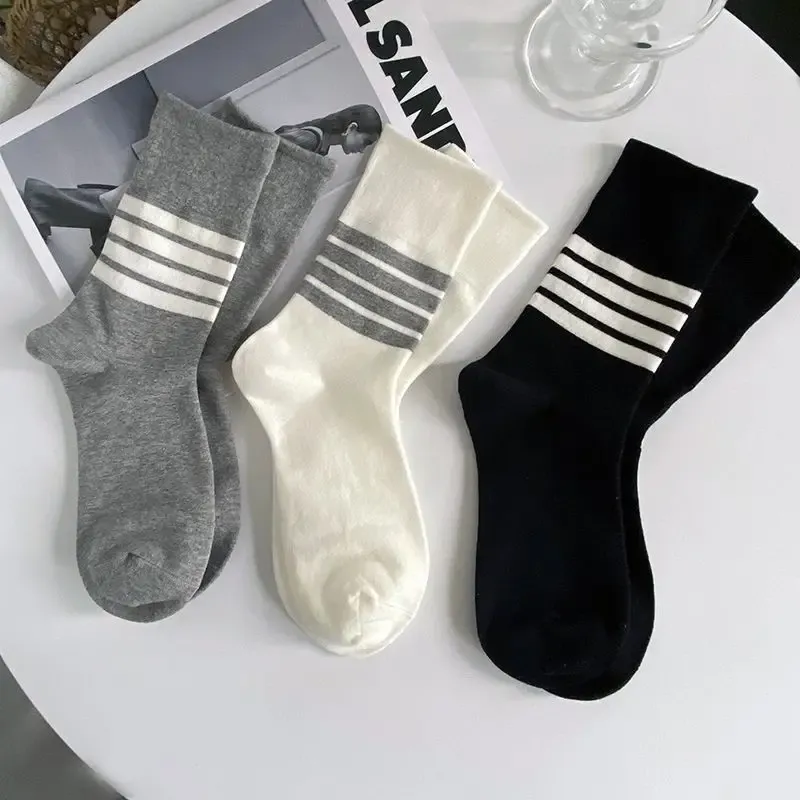  1/3 Pairs of Mixed Color Striped Women Socks, Comfort Non-slip Mid-tube Women Socks, Classic Casual Crew Socks for Daily Wear 