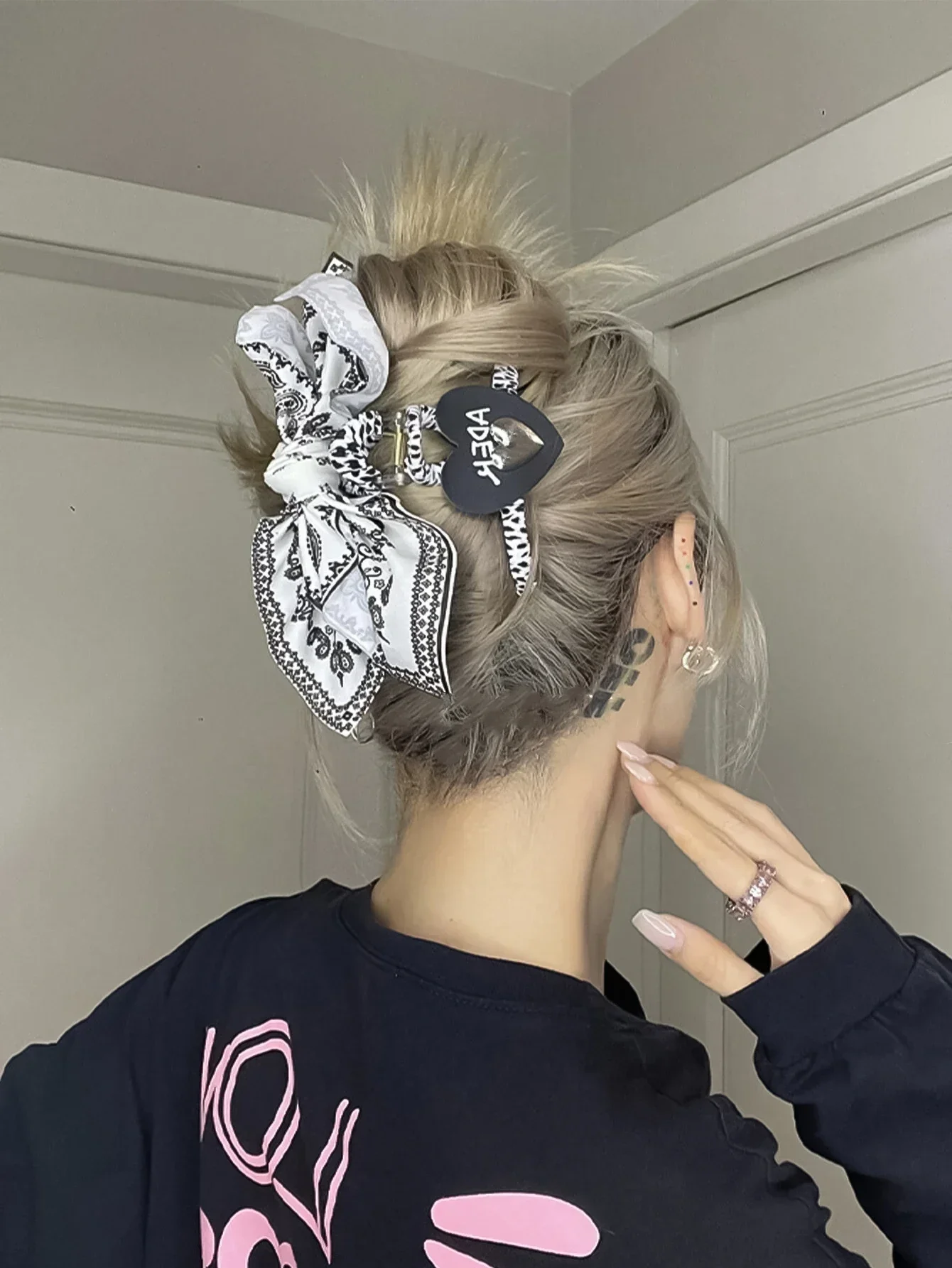 

Bohemian Style Bow Hair Claw Cashew Paisley Shark Clip Large Size Hair Clips Boho Vacation Headwear Women Hair Accessories