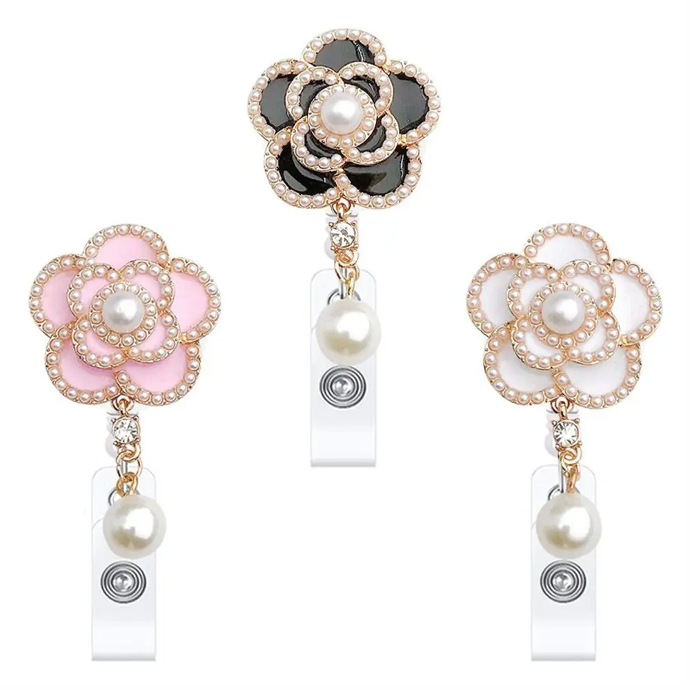 우아한 간호사 배지 릴 악어 클립 진주 꽃무늬 리트랙터블 배지 홀더 플라워 워크 카드 이지 풀 버클 의사 병원용