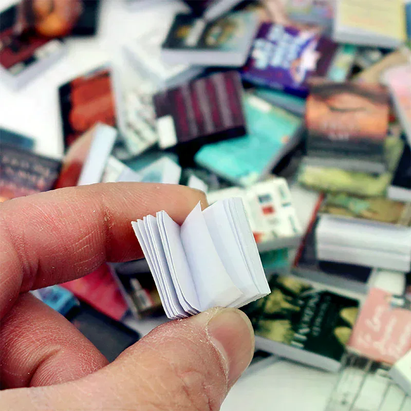 100 pçs miniaturas aleatórias casa de bonecas clássico mini flip livros notebook móveis decoração boneca brinquedo suprimentos