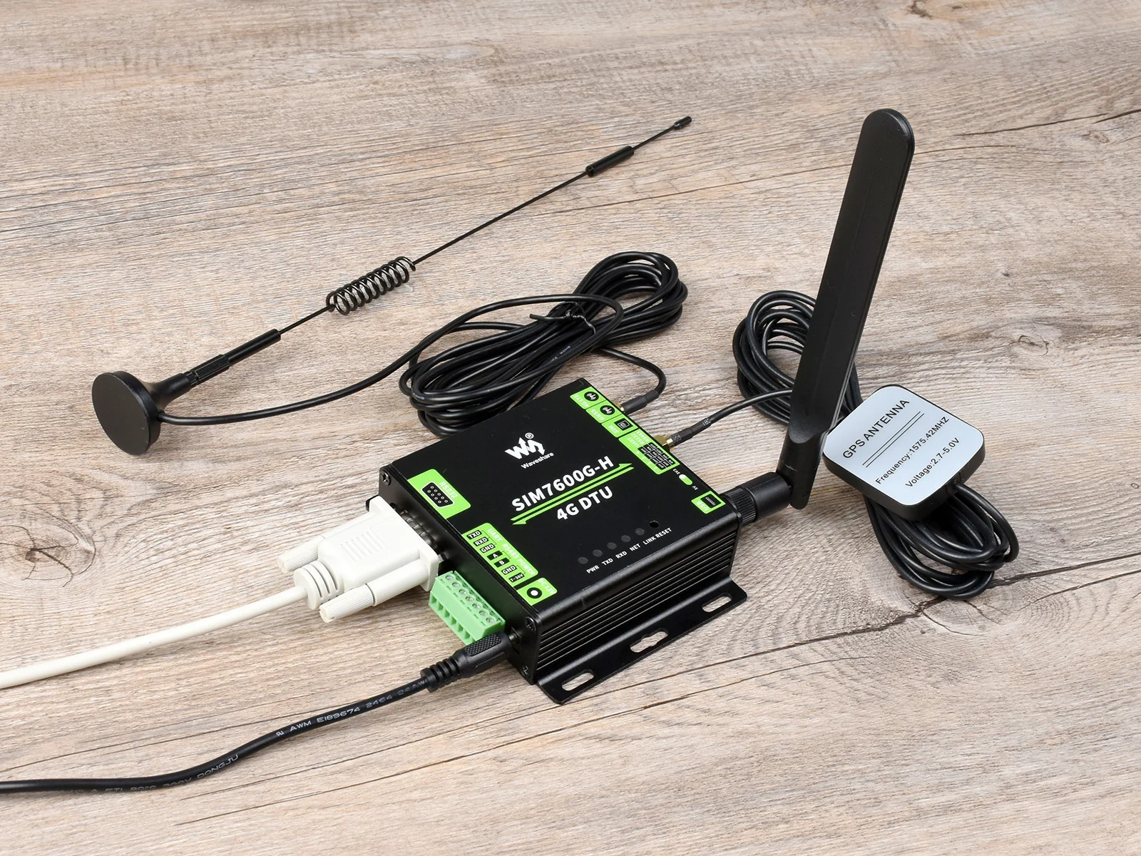 Waveshare Industrial Grade SIM7600G-H 4G DTU, USB UART/RS232/RS485 Multi Interfaces Communication, LTE Global Band Support