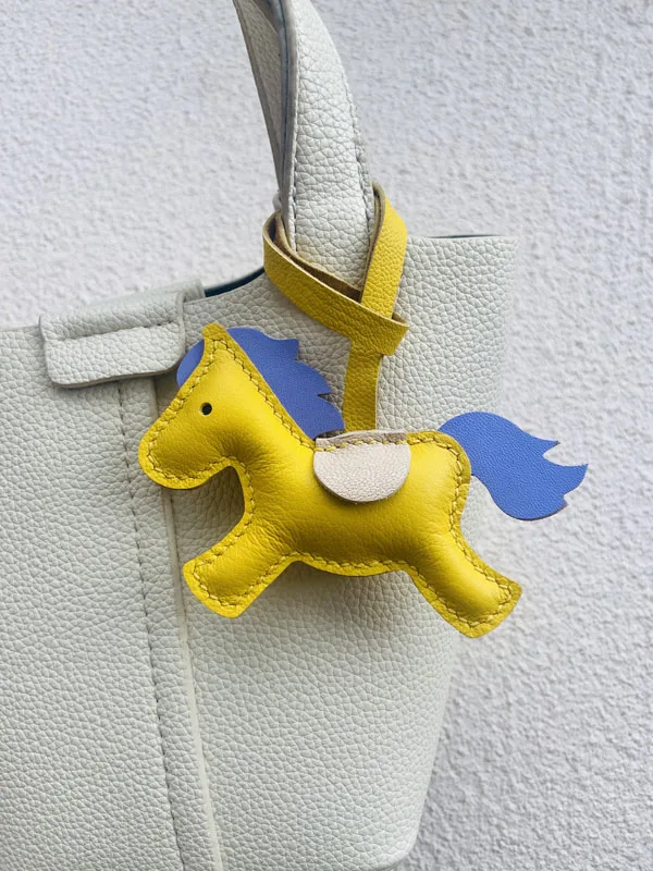 

Leather Pony Keychain Pendant Mobile Phone Pendant Bag Black Pony Keychain Goatskin