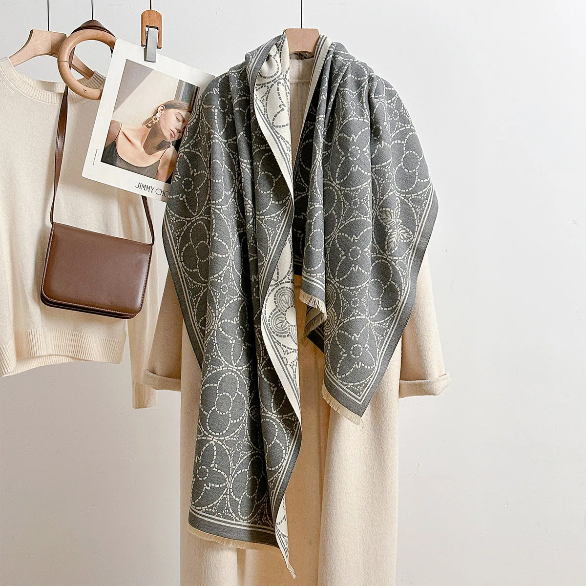 Scarf Women Autumn Classical Round Floral Jacquard Wool Blend Imitation Cashmere Neck Warmer Vintage Shawl Wrap Neck Scarf