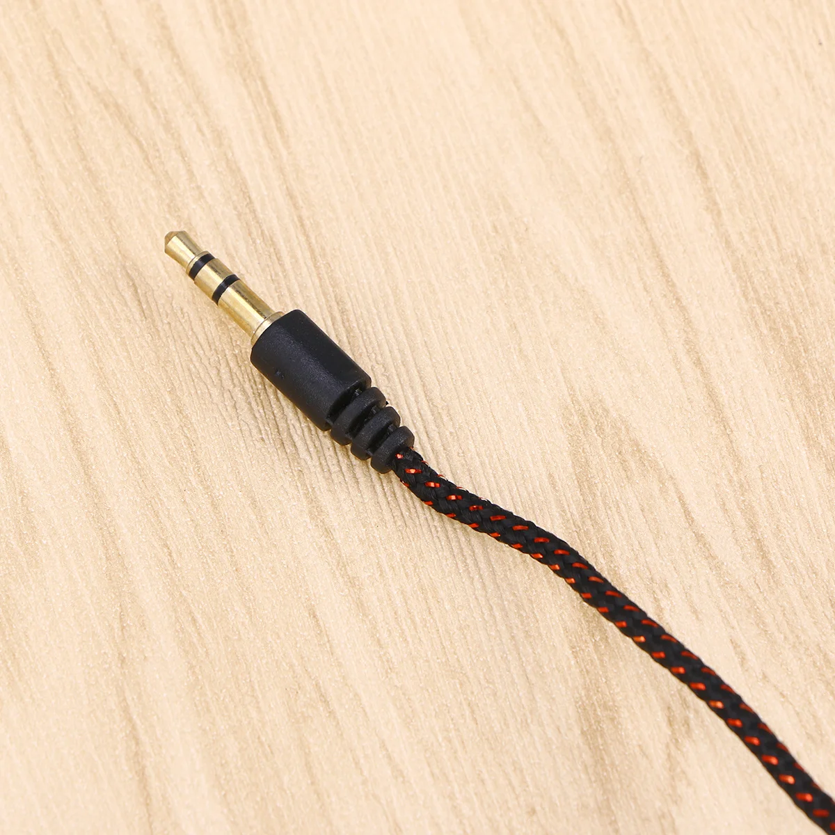 

In-Ear Earphone Heavy Bass Stereo Sound Noise Cancelling 3.5Mm Plug Red Headset For Mp3 Mp4 Running Gym Use Compatible