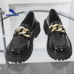 Chunky mokasyny damskie ze skóry lakierowanej platformy buty okrągłe Toe metalowy łańcuszek Slip on Ladies mieszkania Handmade Kawaii buty kobieta mieszkania