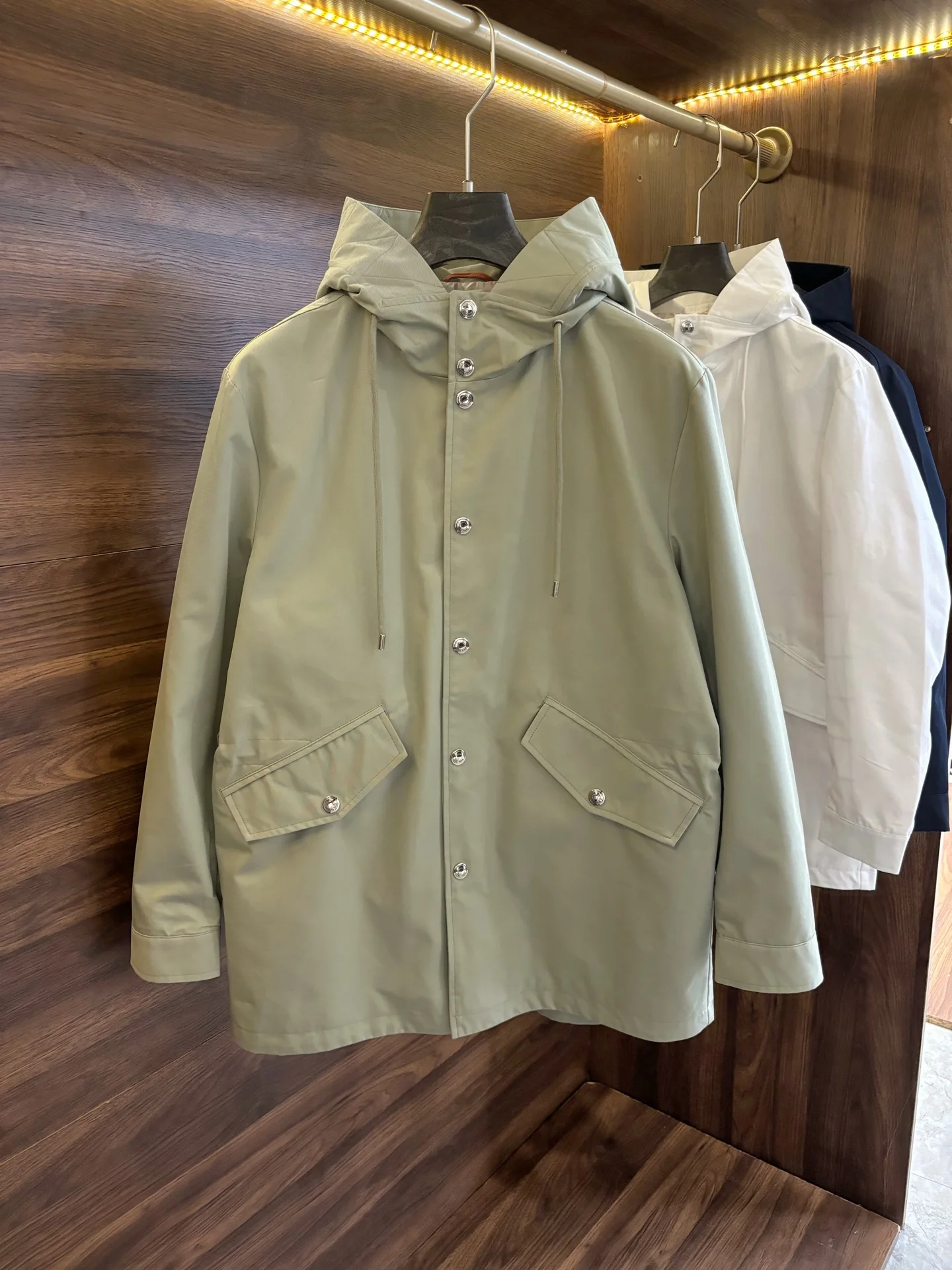 سترة إيطالية LP للخريف والشتاء بغطاء للرأس وخفيفة فاخرة بتصميم عتيق على الطراز الحضري غير رسمية