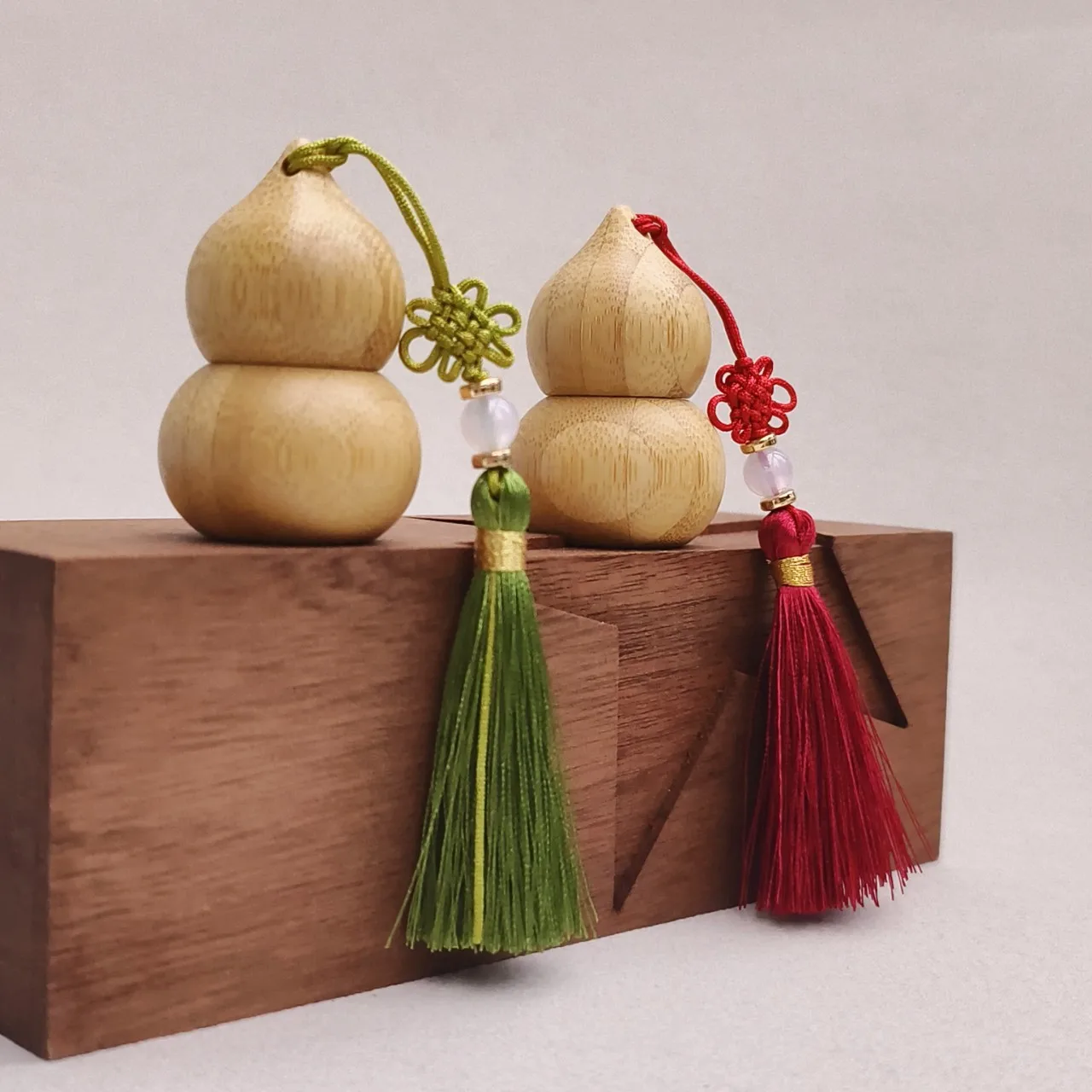 Bottiglia a rullo per olio essenziale di bambù con vetro nappa Bottiglia a rullo vuota a forma di zucca da 1 ml per miscelini di olio portatile