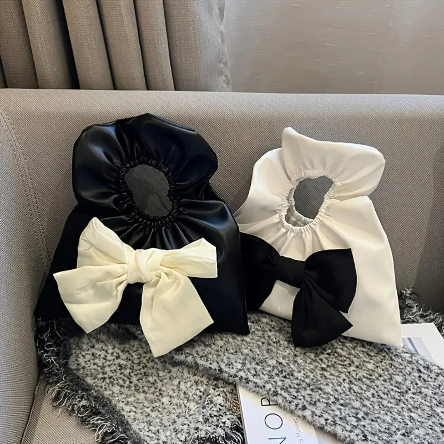 

Cute Bow Cloud Bag, Women's Pleated Handbag